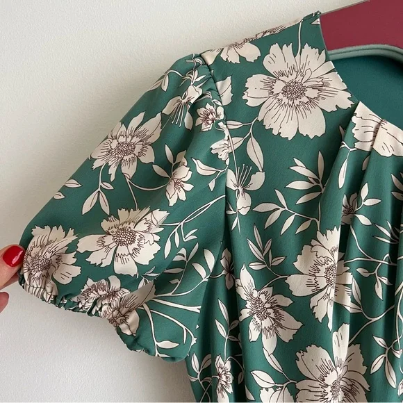 Gal Meets Glam Shannon Dress in Jade / Ivory - Picture 9 of 16